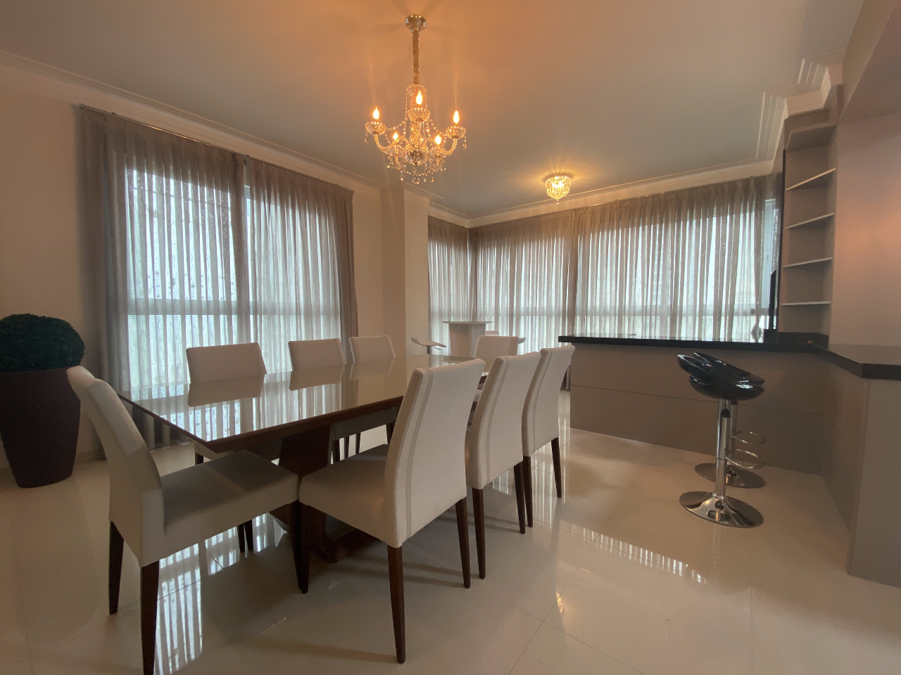 Foto do imóvel Apartamento à venda no Edifício Central Tower com 02 suítes + 02 Demi Suíte, 294,00m² privativos, na Meia Praia, Itapema / SC