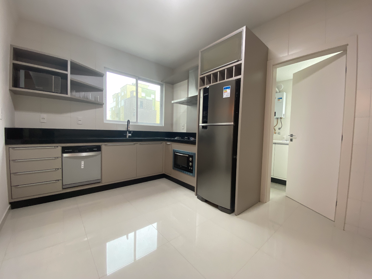 Foto do imóvel Apartamento à venda no Edifício Central Tower com 02 suítes + 02 Demi Suíte, 294,00m² privativos, na Meia Praia, Itapema / SC