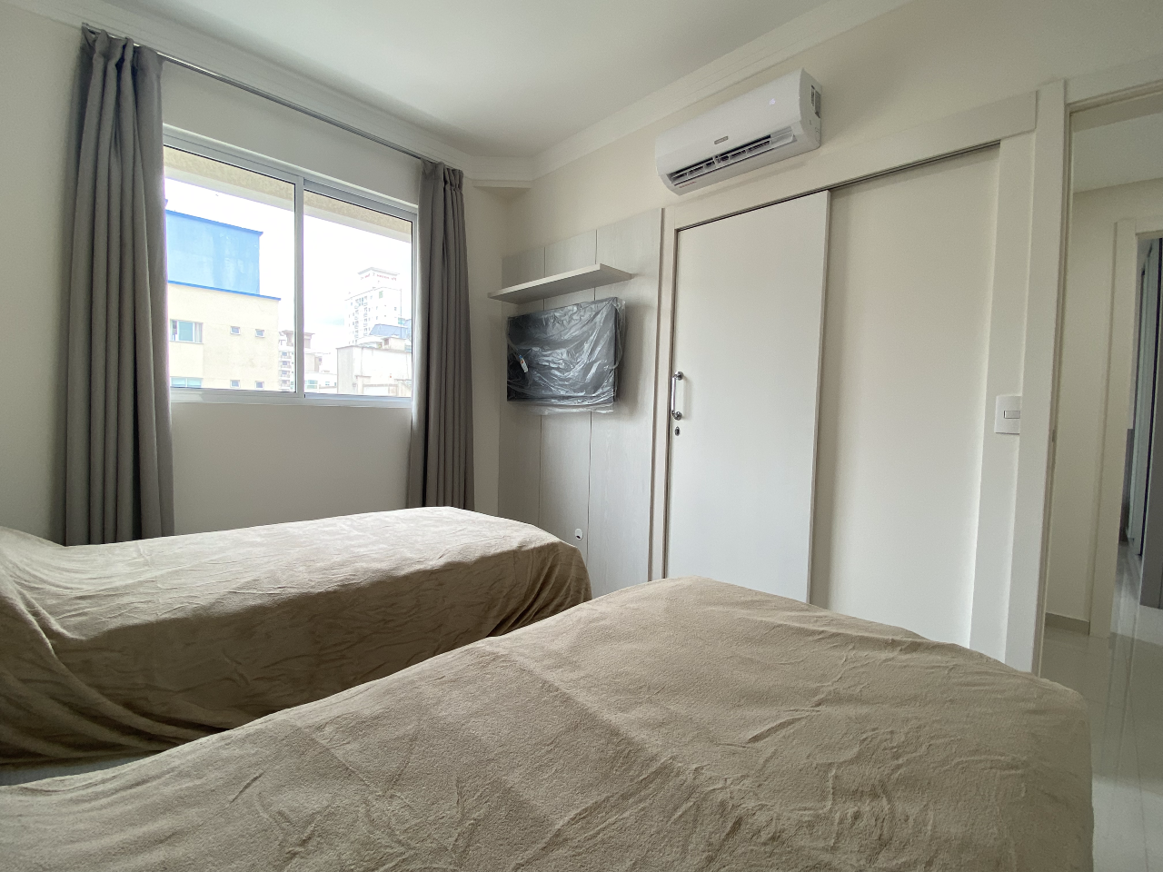 Foto do imóvel Apartamento à venda no Edifício Central Tower com 02 suítes + 02 Demi Suíte, 294,00m² privativos, na Meia Praia, Itapema / SC