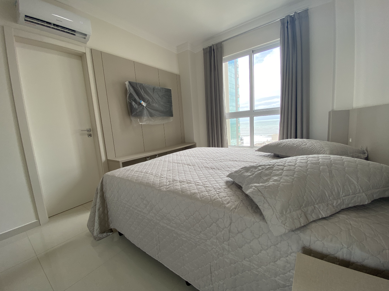 Foto do imóvel Apartamento à venda no Edifício Central Tower com 02 suítes + 02 Demi Suíte, 294,00m² privativos, na Meia Praia, Itapema / SC