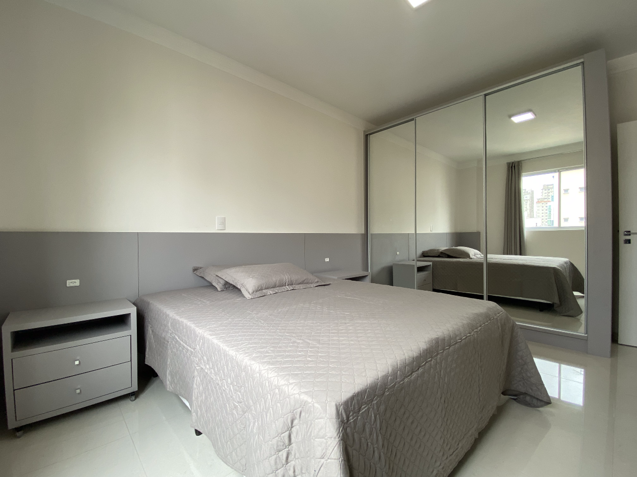 Foto do imóvel Apartamento à venda no Edifício Central Tower com 02 suítes + 02 Demi Suíte, 294,00m² privativos, na Meia Praia, Itapema / SC