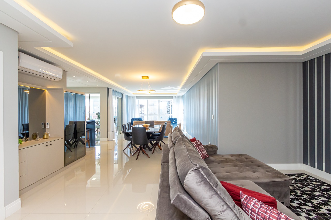 Foto do imóvel Apartamento 3 suítes no Edifício Mar das Arábias em Meia Praia Itapema – 170m²