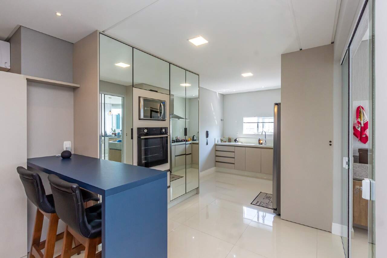 Foto do imóvel Apartamento 3 suítes no Edifício Mar das Arábias em Meia Praia Itapema – 170m²