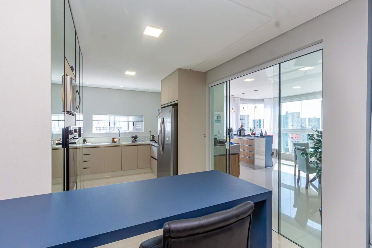 Foto do imóvel Apartamento 3 suítes no Edifício Mar das Arábias em Meia Praia Itapema – 170m²