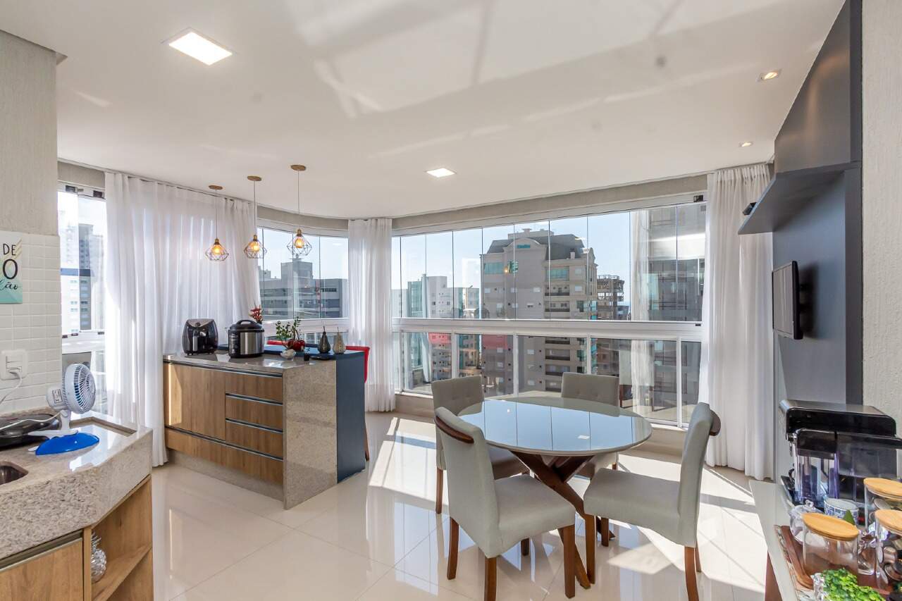 Foto do imóvel Apartamento 3 suítes no Edifício Mar das Arábias em Meia Praia Itapema – 170m²