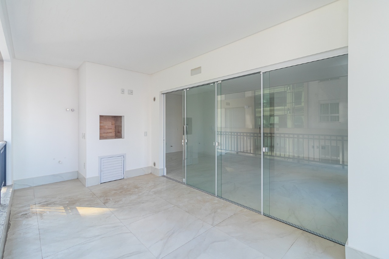 Foto do imóvel Apartamento 4 suítes no Edifício La Belle – 196m² a 60m do mar em Meia Praia, Itapema