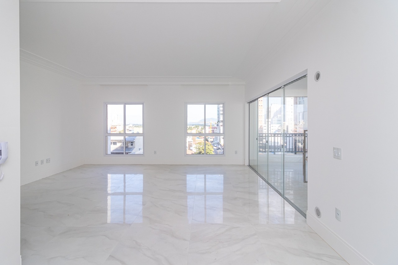 Foto do imóvel Apartamento 4 suítes no Edifício La Belle – 196m² a 60m do mar em Meia Praia, Itapema