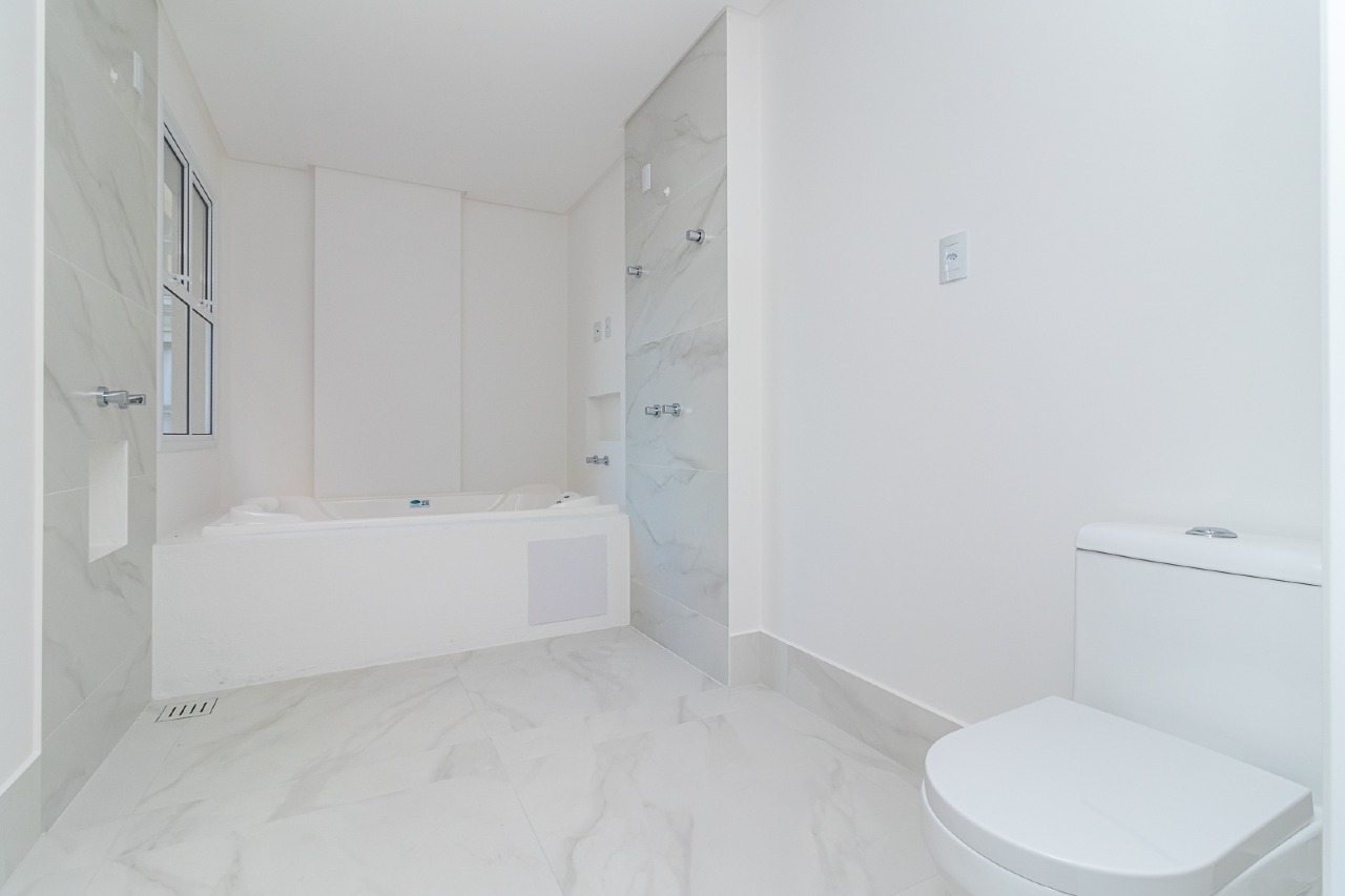 Foto do imóvel Apartamento 4 suítes no Edifício La Belle – 196m² a 60m do mar em Meia Praia, Itapema