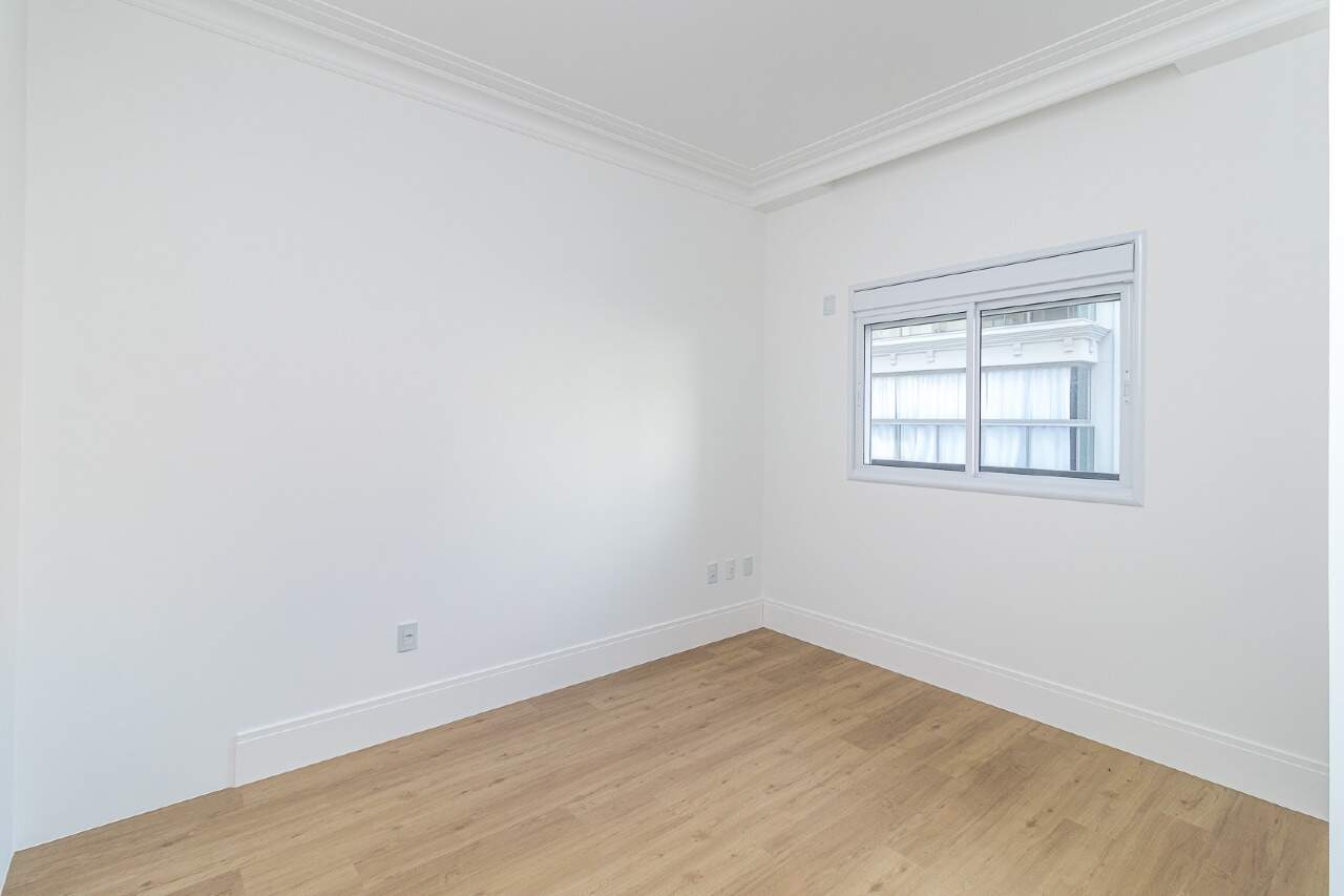 Foto do imóvel Apartamento 4 suítes no Edifício La Belle – 196m² a 60m do mar em Meia Praia, Itapema