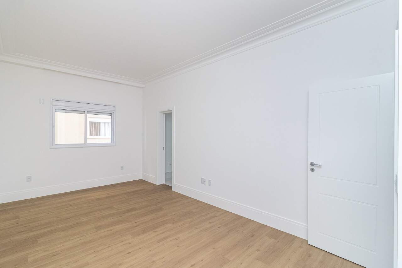 Foto do imóvel Apartamento 4 suítes no Edifício La Belle – 196m² a 60m do mar em Meia Praia, Itapema