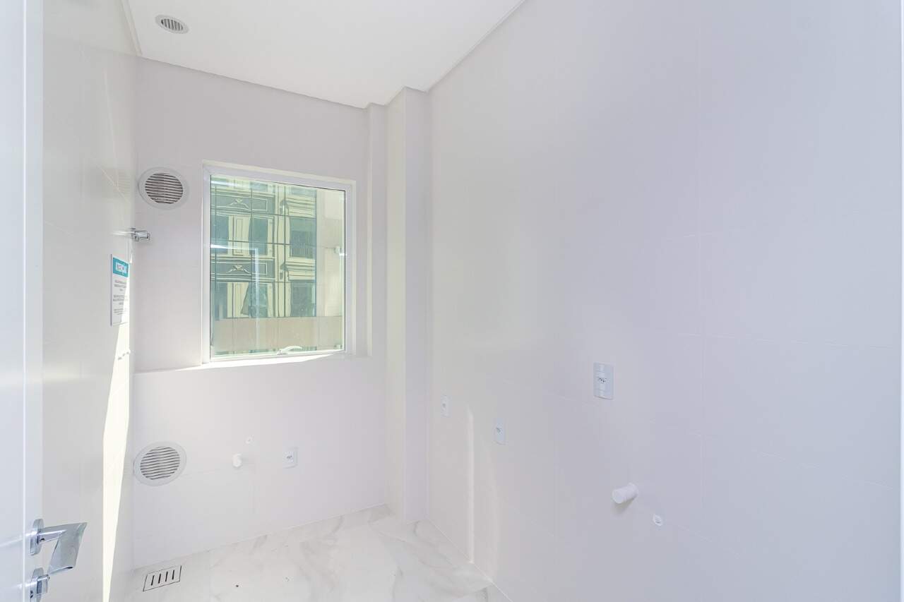 Foto do imóvel Apartamento 4 suítes no Edifício La Belle – 196m² a 60m do mar em Meia Praia, Itapema