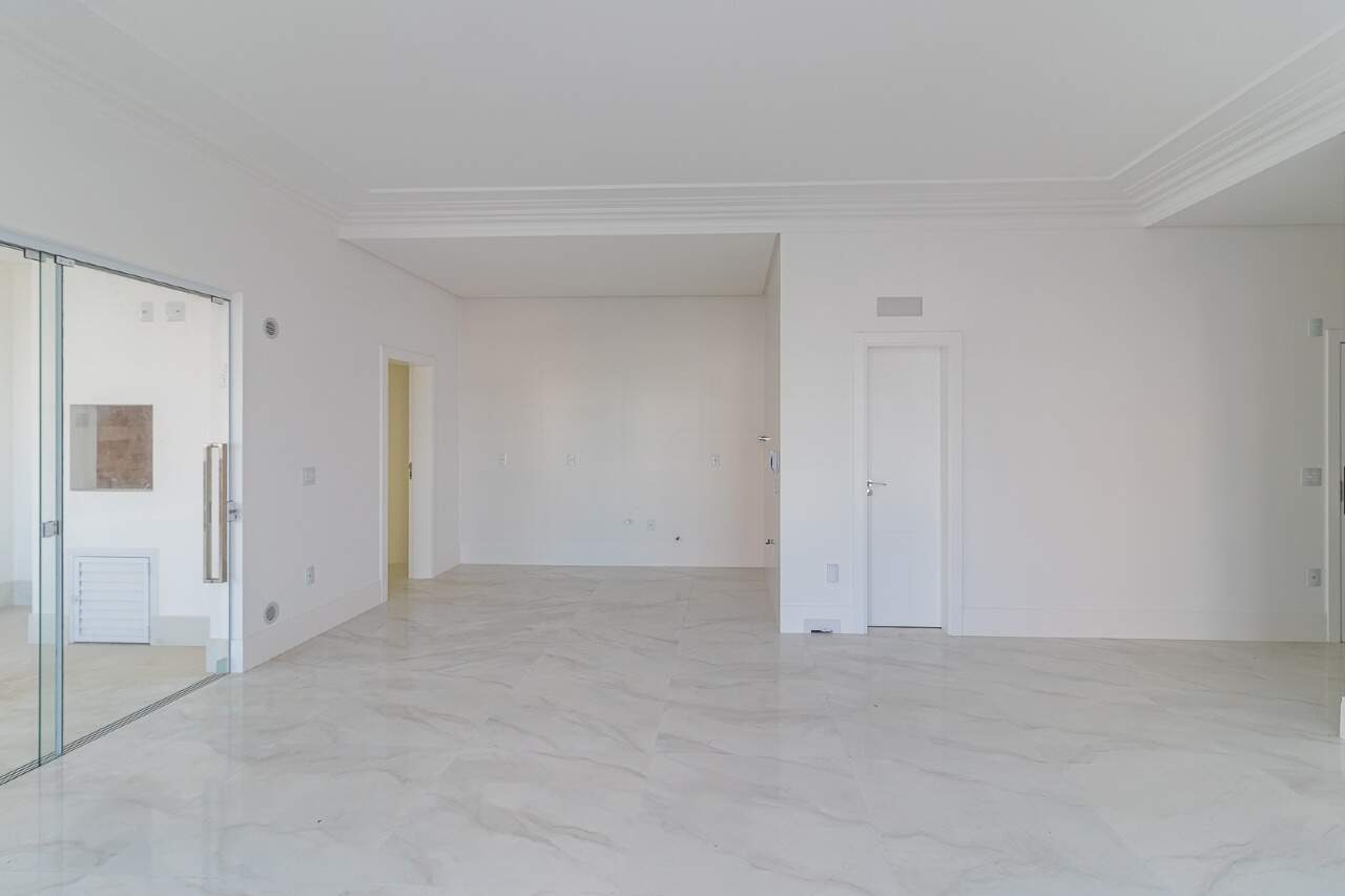 Foto do imóvel Apartamento 4 suítes no Edifício La Belle – 196m² a 60m do mar em Meia Praia, Itapema