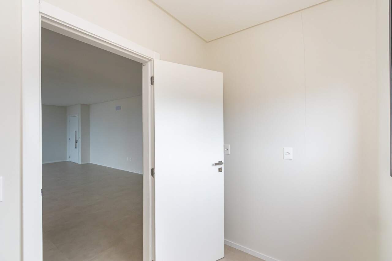 Foto do imóvel Apartamento com 3 Suítes no Edifício Dom Arthur em Itapema 