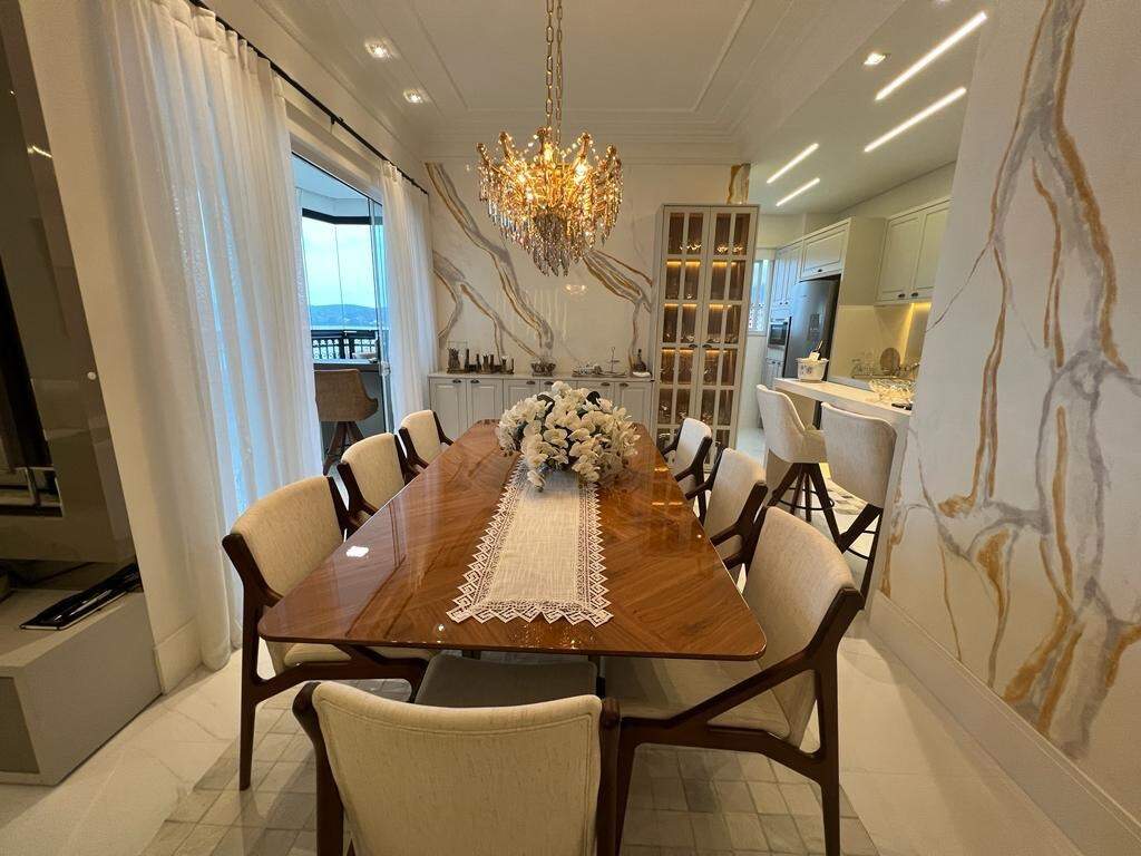 Foto do imóvel Apartamento no La Rivière com 3 suítes e 140m² frente mar – Meia Praia, Itapema