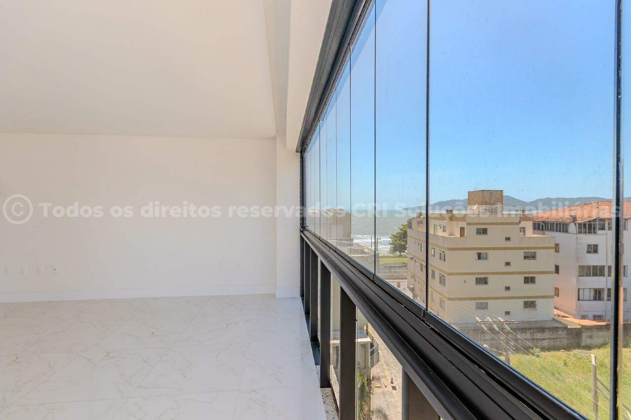 Apartamento com 3 suítes no edifício Porto Santo em Balneário Perequê, Porto Belo