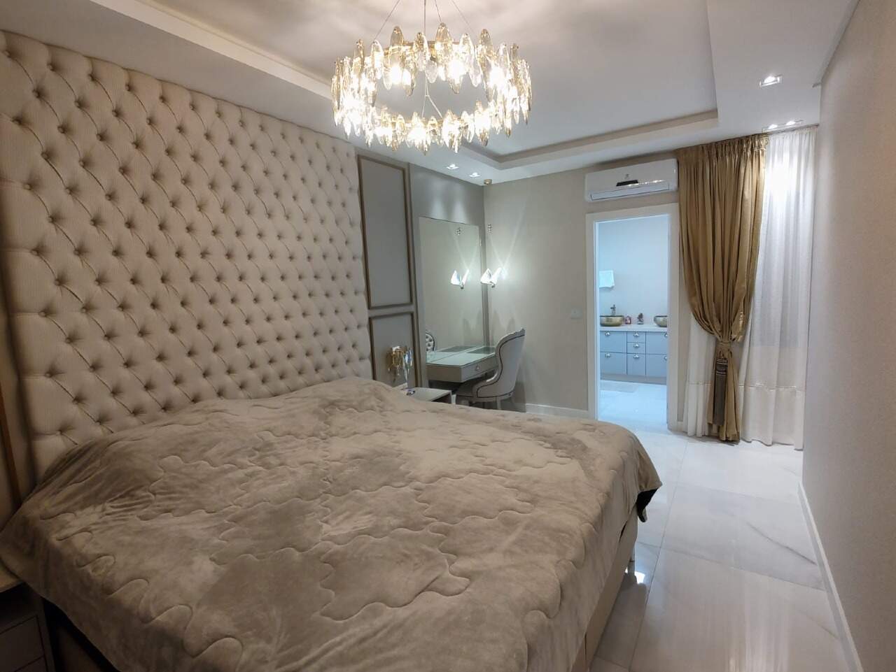 Foto do imóvel Apartamento 100m do mar Meia Praia Itapema | Residencial Porto Villa