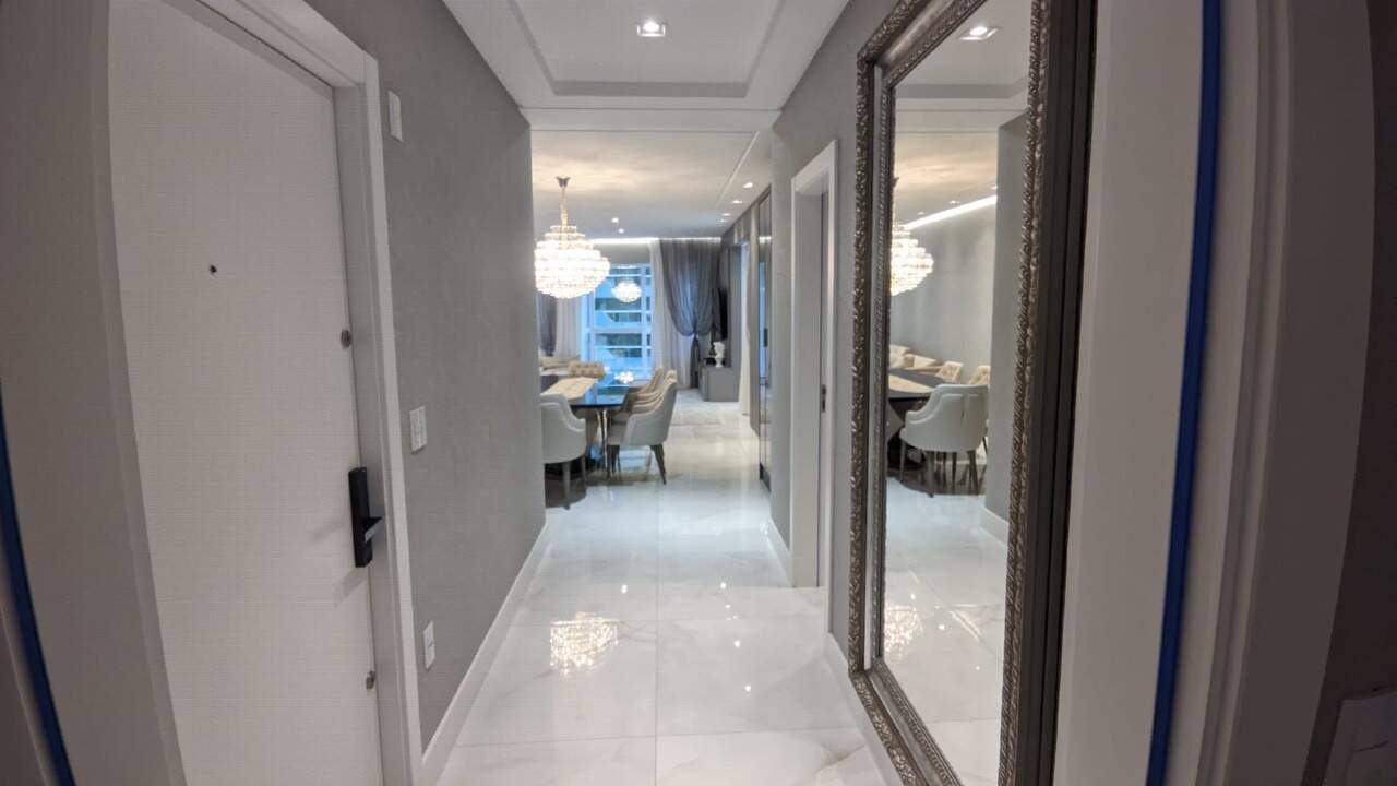 Foto do imóvel Apartamento 100m do mar Meia Praia Itapema | Residencial Porto Villa