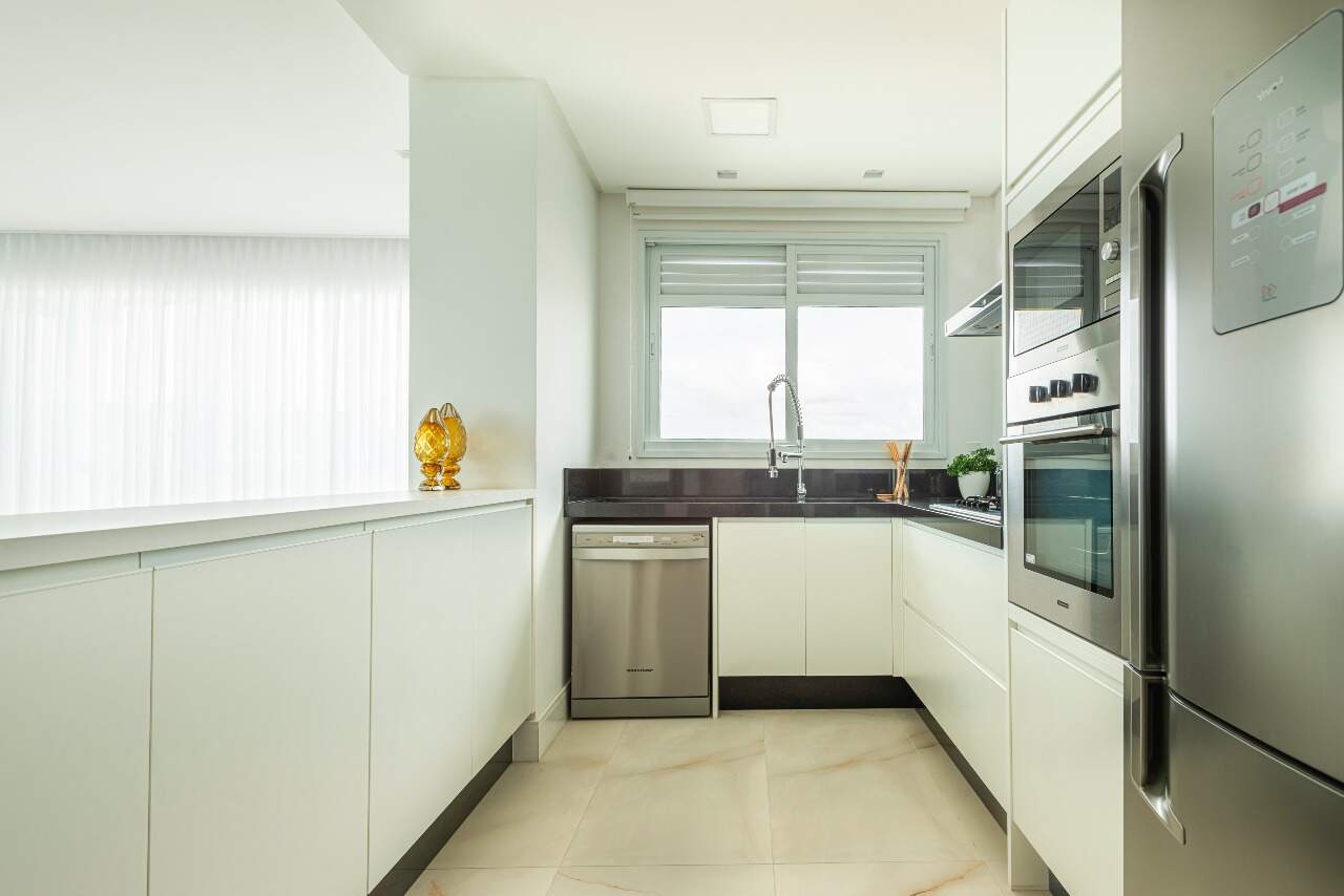 Foto do imóvel Apartamento mobiliado de 182m² no Marina Beach Tower com 3 suítes e marina exclusiva – Balneário Camboriú