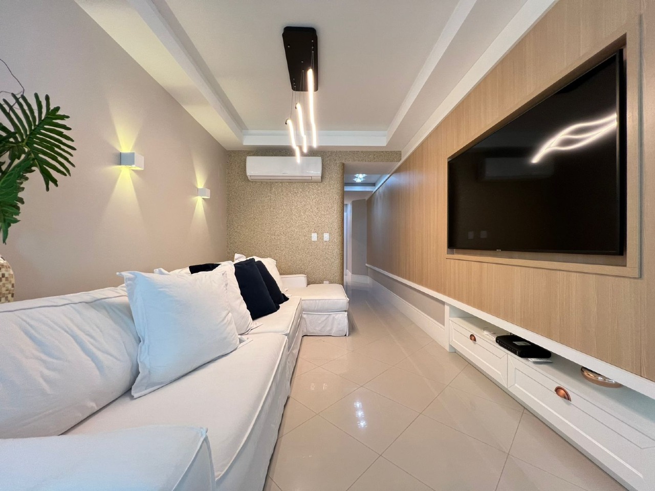 Foto do imóvel Apartamento mobiliado com vista para o mar a 300m da praia