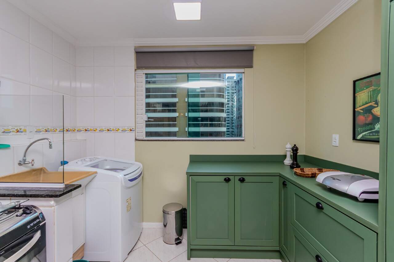 Foto do imóvel Apartamento mobiliado no Ville de Paris em Meia Praia Itapema