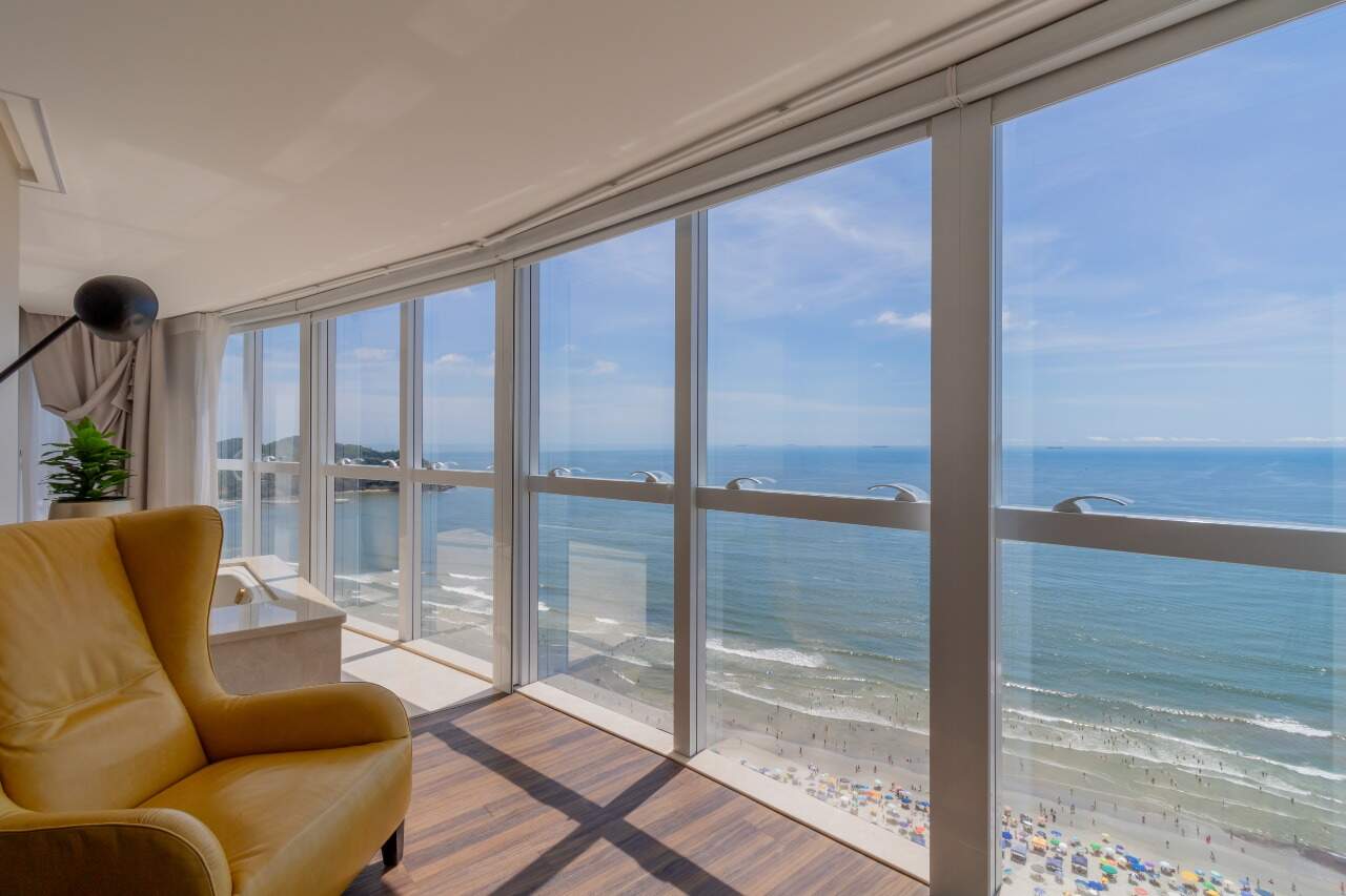 Foto do imóvel Apartamento Vista Mar com 06 suítes á venda no Edifício Victoria Residence no Centro de Balneário Camboriú