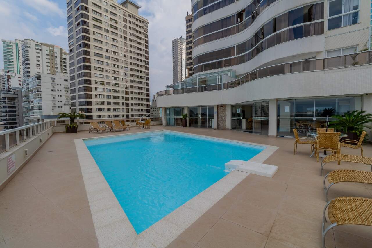 Foto do imóvel Apartamento com 2 Dormitórios no Marquês de Olinda em Balneário Camboriú-Centro