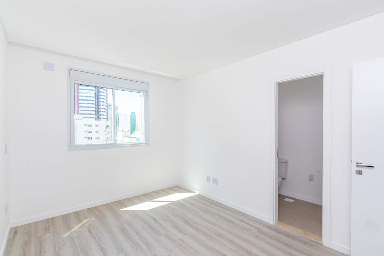 Foto do imóvel Apartamento no Edifício Villa Alba – 4 Quartos, 4 Suítes, 5 Banheiros no Centro de Balneário Camboriú