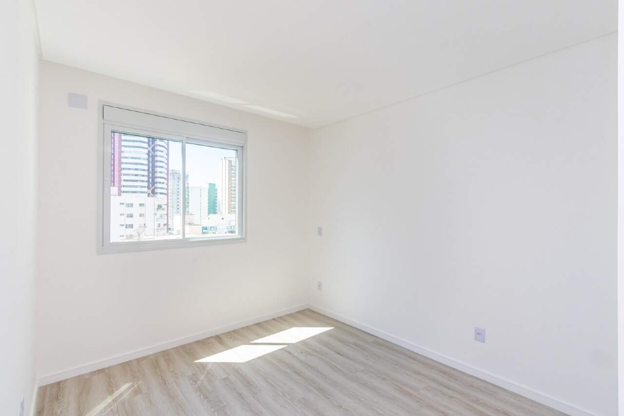 Foto do imóvel Apartamento no Edifício Villa Alba – 4 Quartos, 4 Suítes, 5 Banheiros no Centro de Balneário Camboriú