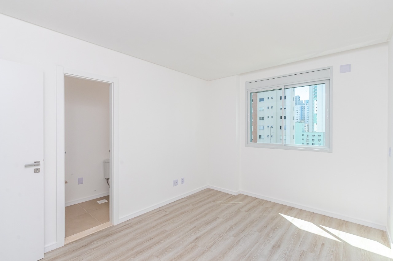 Foto do imóvel Apartamento no Edifício Villa Alba | 4 Suítes, 5 Banheiros | Balneário Camboriú