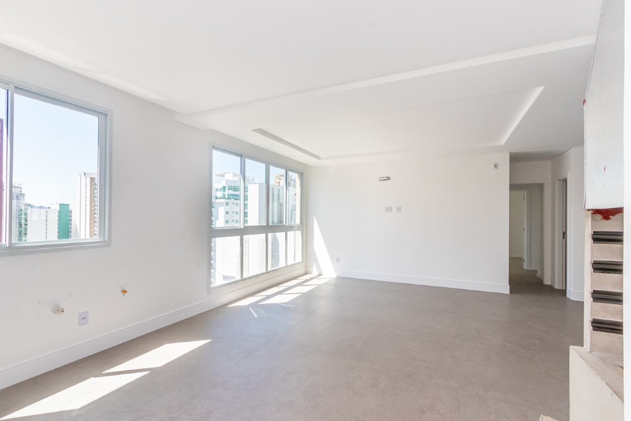 Foto do imóvel Apartamento no Edifício Villa Alba com 4 Suítes, 5 Banheiros e 3 Vagas no Centro de Balneário Camboriú
