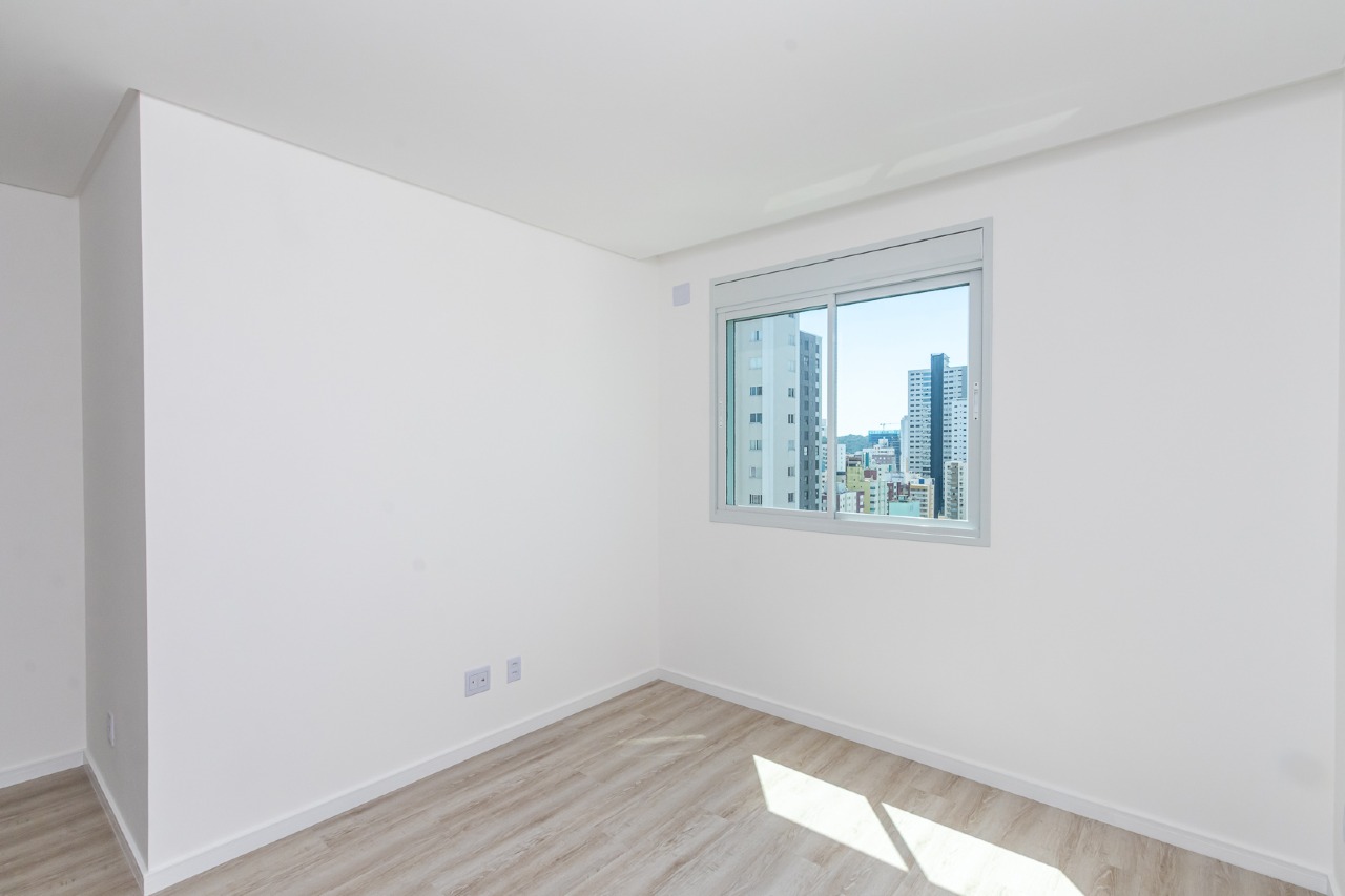 Foto do imóvel Apartamento no Edifício Villa Alba com 4 Suítes, 5 Banheiros e 3 Vagas no Centro de Balneário Camboriú