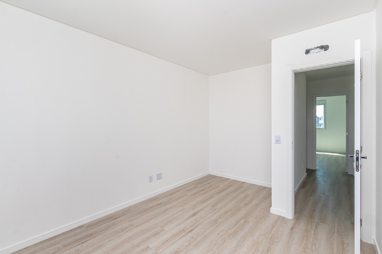 Foto do imóvel Apartamento no Edifício Villa Alba com 4 Suítes, 5 Banheiros e 3 Vagas no Centro de Balneário Camboriú