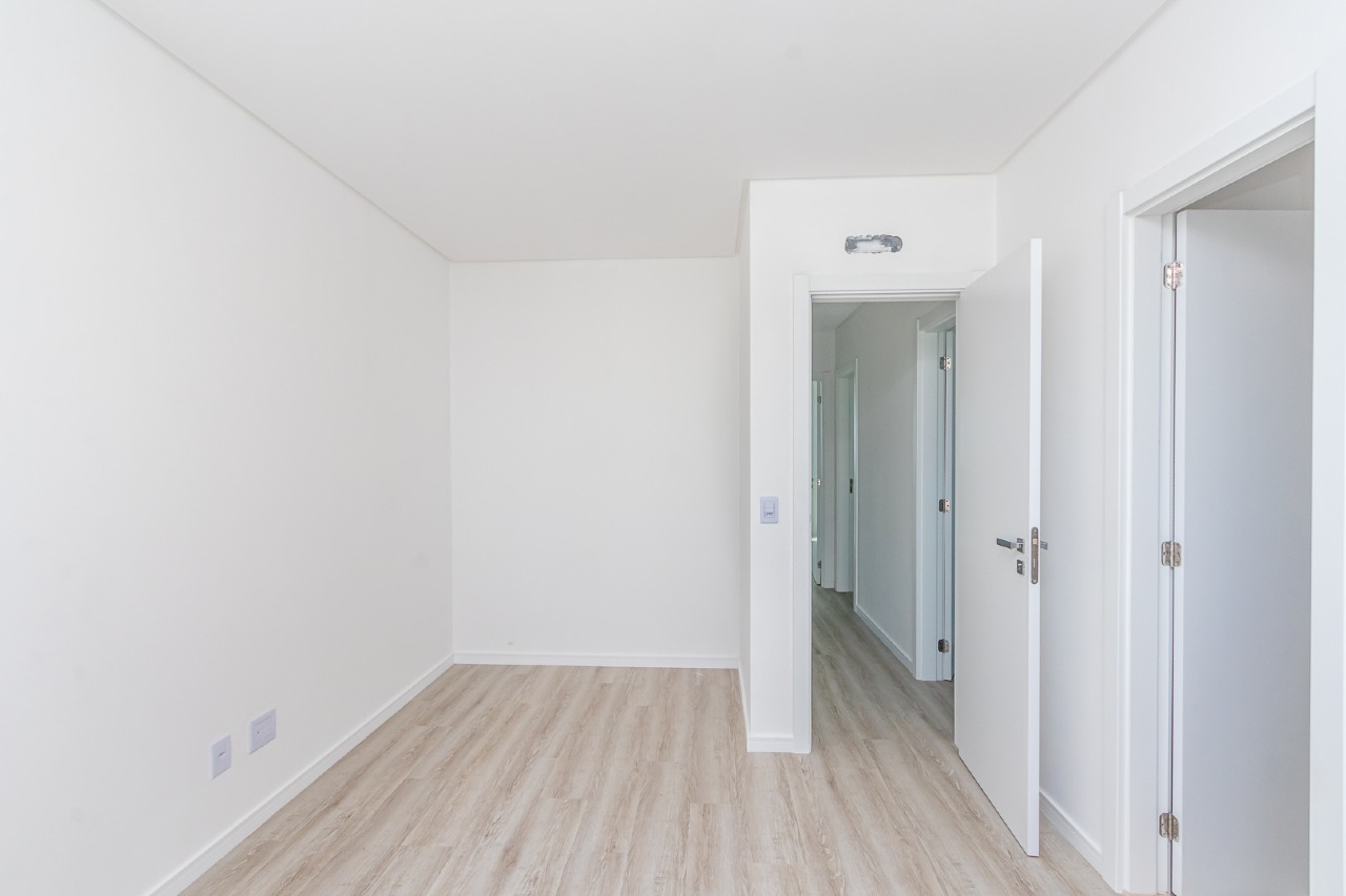 Foto do imóvel Apartamento no Edifício Villa Alba com 4 Suítes, 5 Banheiros e 3 Vagas no Centro de Balneário Camboriú