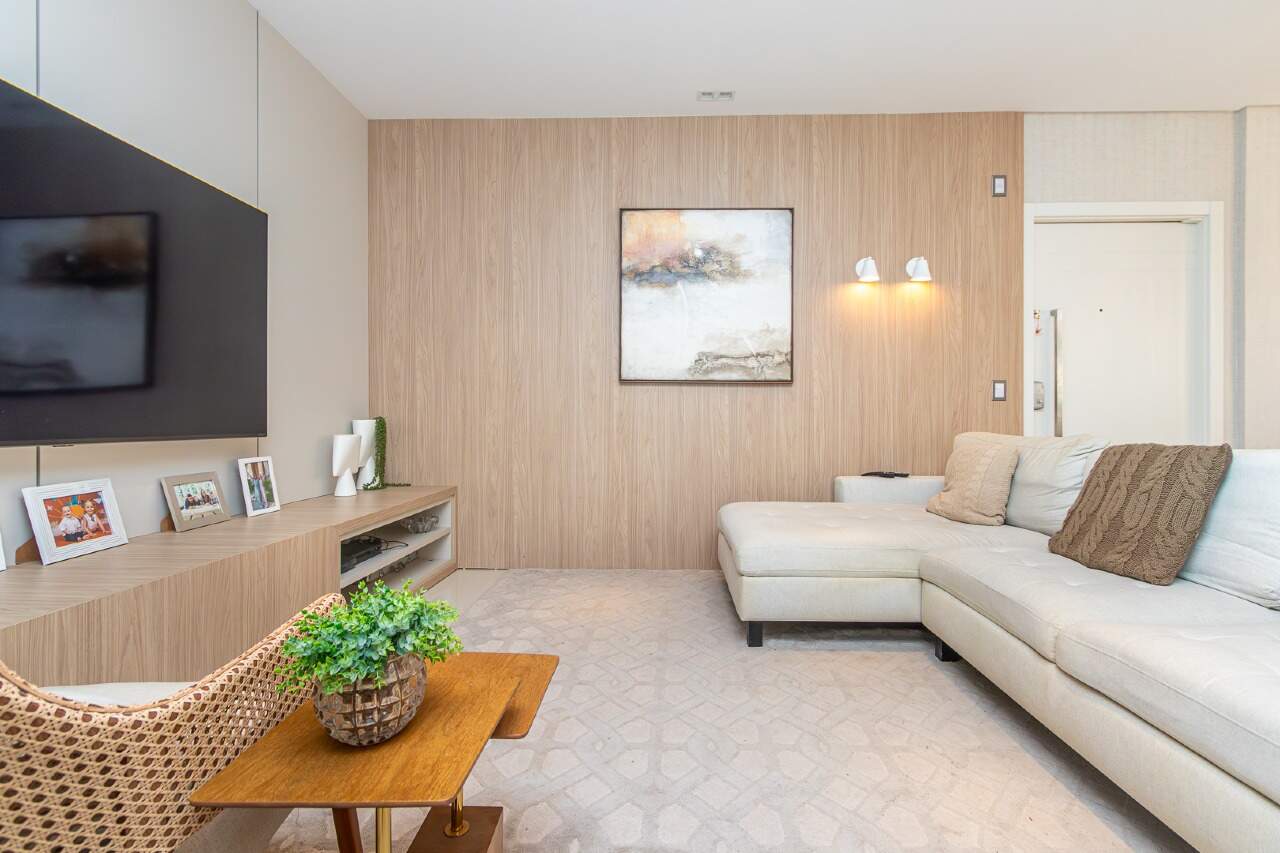 Foto do imóvel Apartamento 4 suites Quadra Mar Mobiliado a venda no Edifício Milano em Meia Praia.