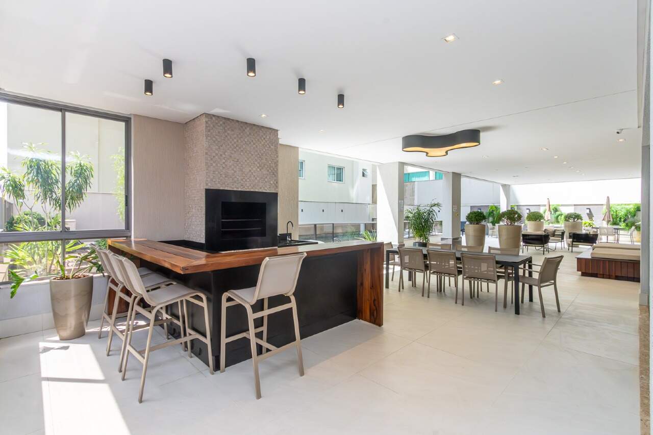 Foto do imóvel Apartamento 4 suites Quadra Mar Mobiliado a venda no Edifício Milano em Meia Praia.