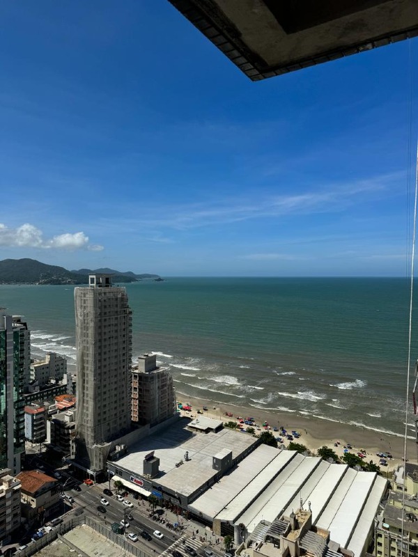 Apartamento 4 suítes em construção no Diamond Tower em Itapema