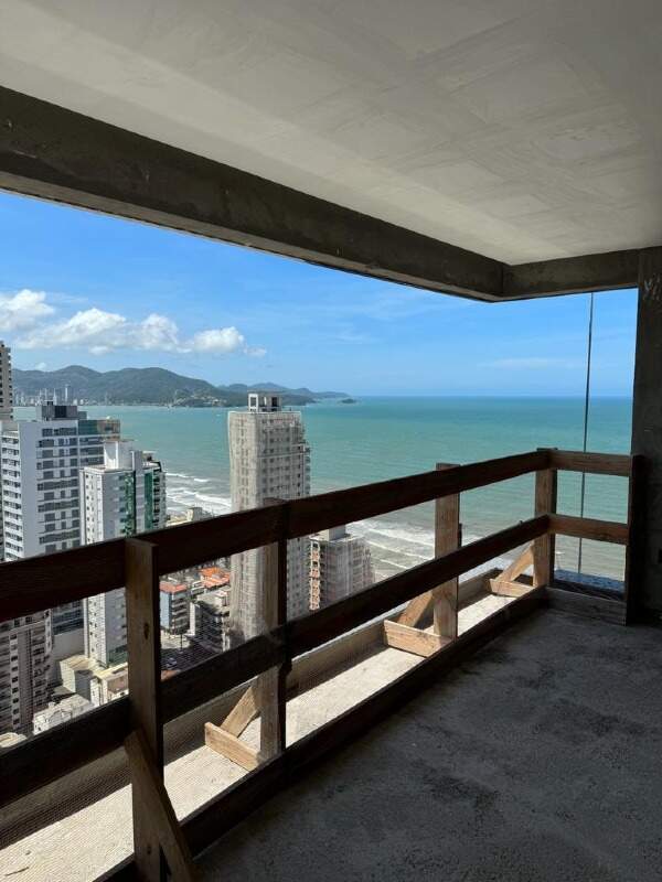 Foto do imóvel Apartamento Vista Mar com 4 Suítes no Edifício Diamond Tower em Meia Praia