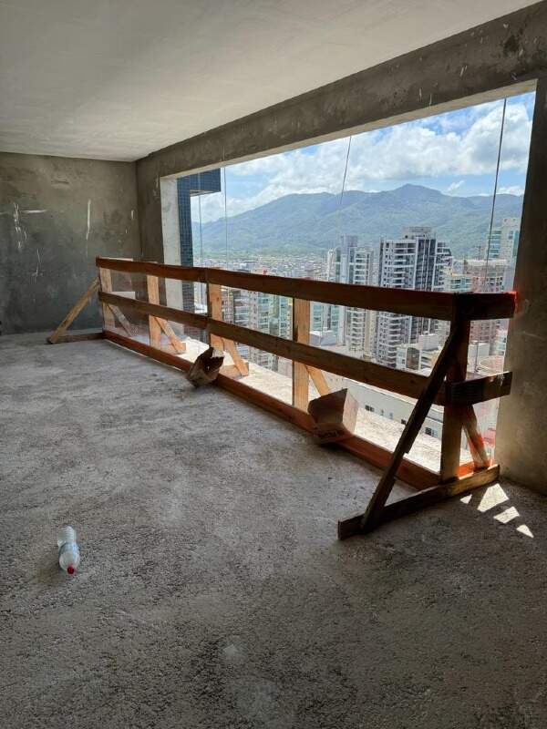 Foto do imóvel Apartamento Vista Mar com 4 Suítes no Edifício Diamond Tower em Meia Praia