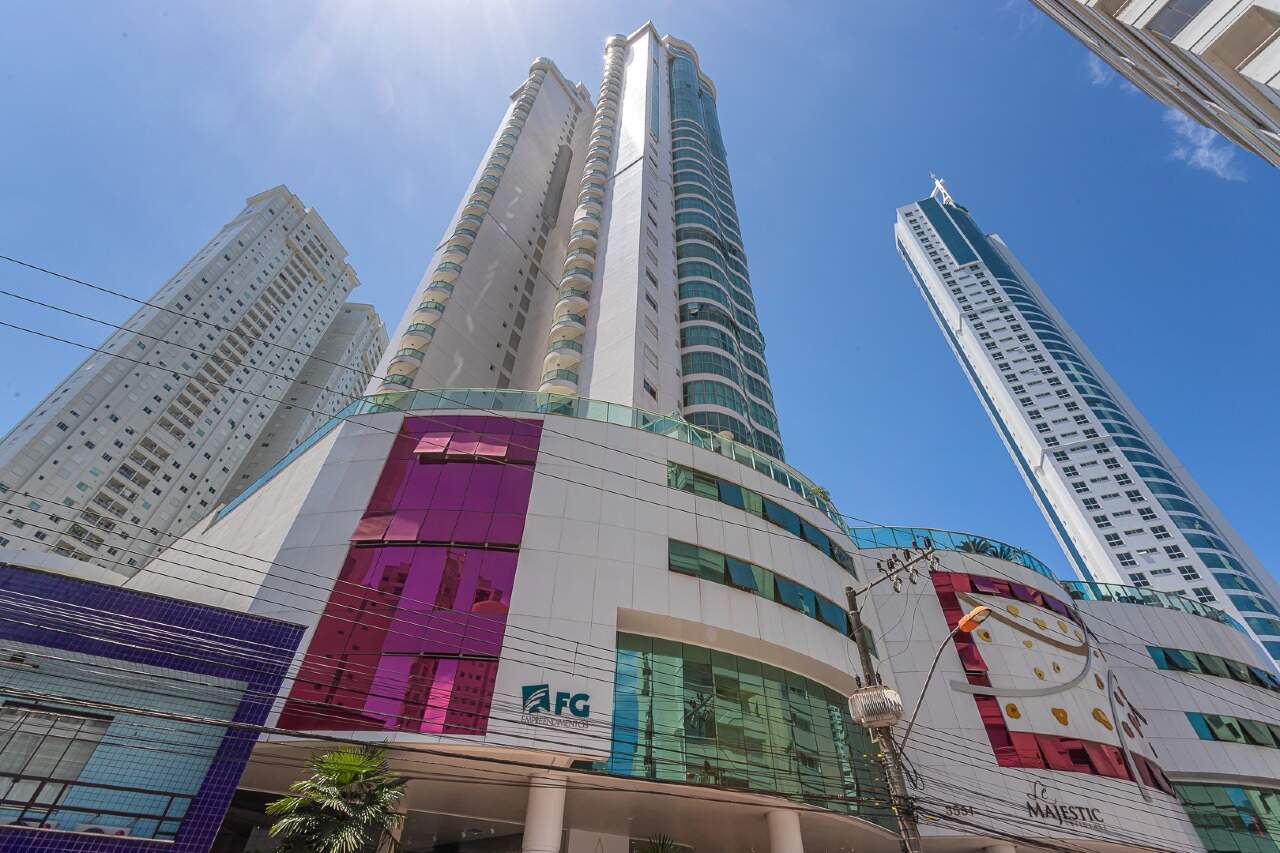 Foto do imóvel Apartamento com 03 suítes no Lê Majestic em Balneário Camboriú.