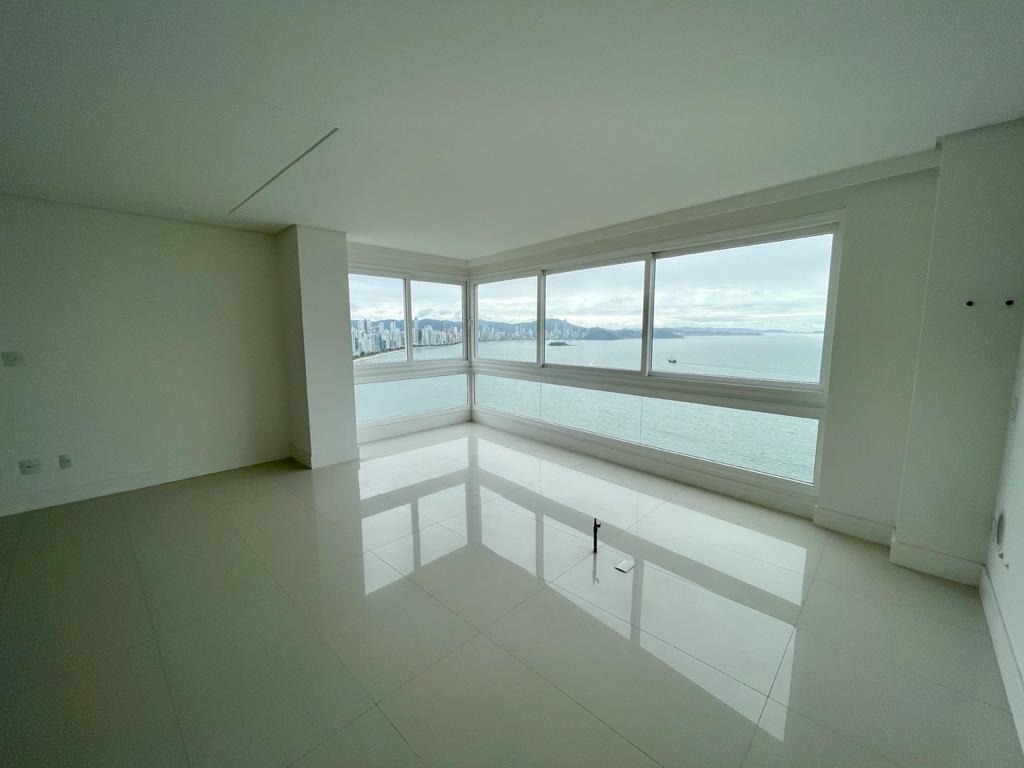 Foto do imóvel Cobertura Triplex Vista Mar com 07 Suítes á venda no Edifício Gran Palazzo em Balneário Camboriú