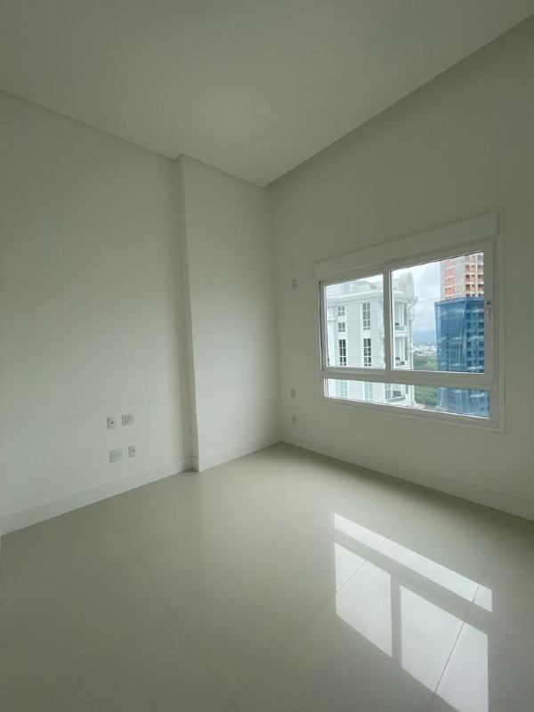 Foto do imóvel Cobertura Triplex Vista Mar com 07 Suítes á venda no Edifício Gran Palazzo em Balneário Camboriú