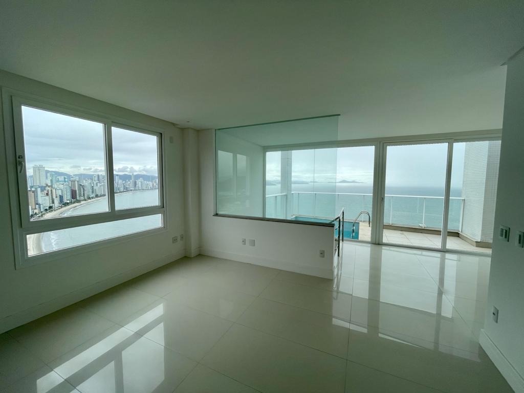 Foto do imóvel Cobertura Triplex Vista Mar com 07 Suítes á venda no Edifício Gran Palazzo em Balneário Camboriú