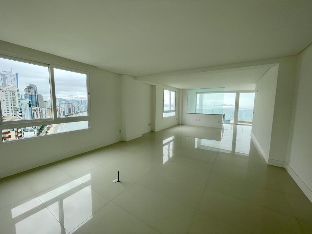 Foto do imóvel Cobertura Triplex Vista Mar com 07 Suítes á venda no Edifício Gran Palazzo em Balneário Camboriú