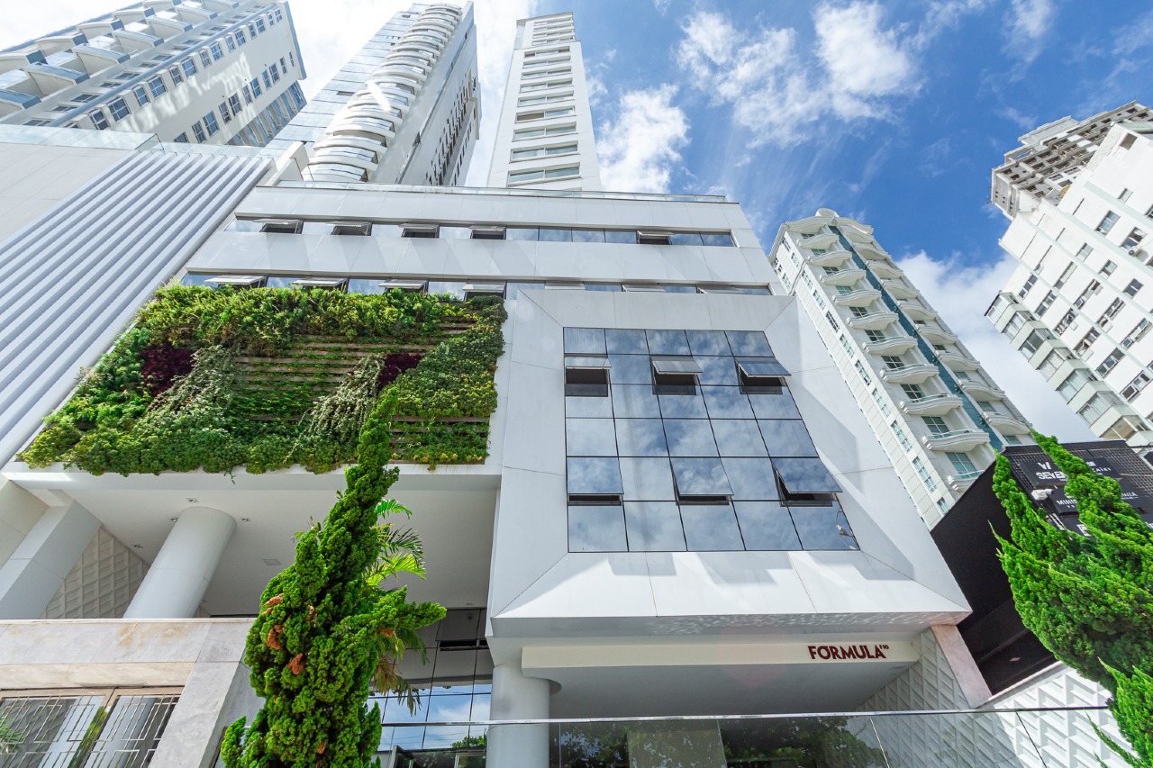 Foto do imóvel Cobertura Triplex Vista Mar com 07 Suítes á venda no Edifício Gran Palazzo em Balneário Camboriú