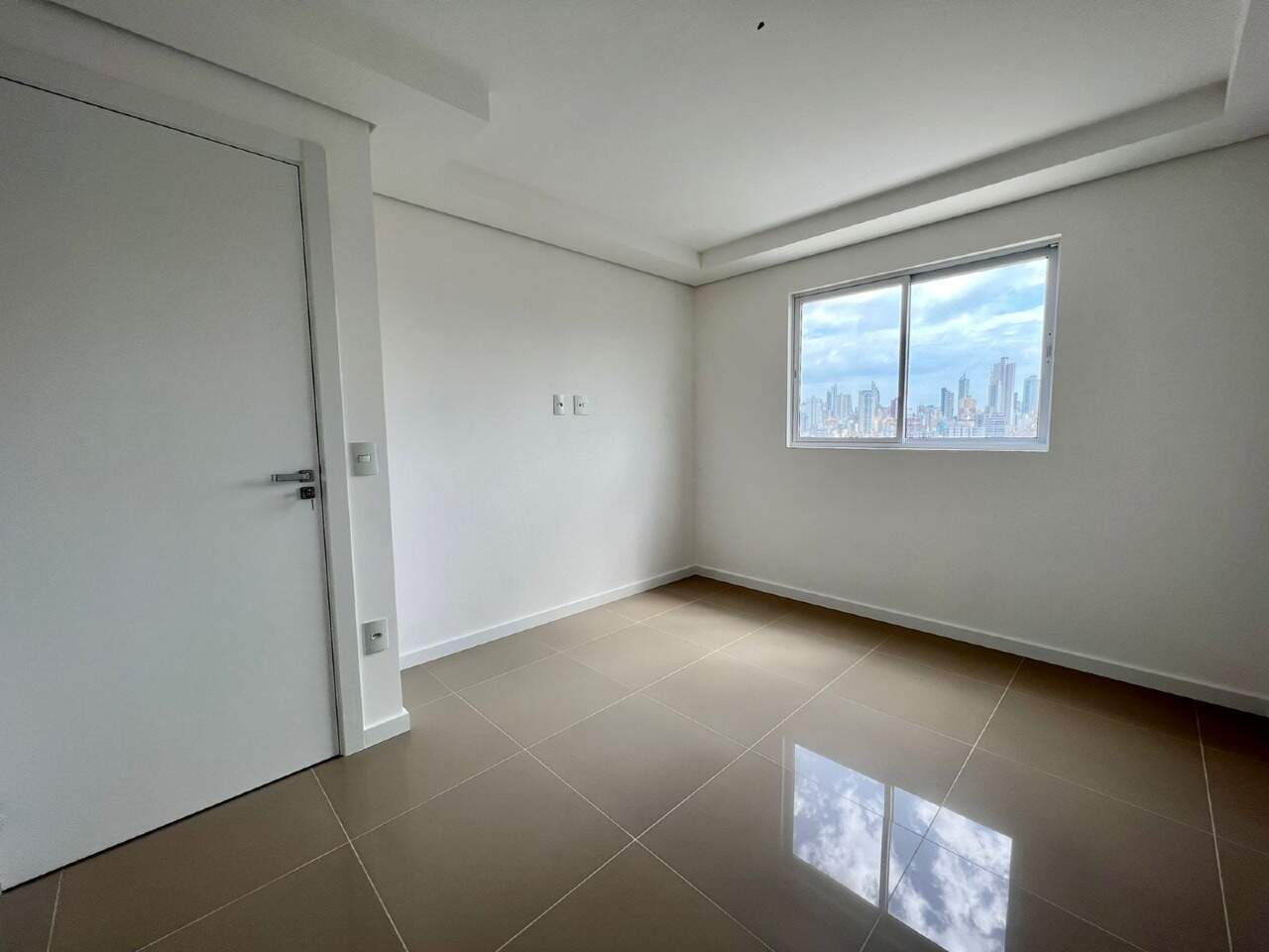 Foto do imóvel Apartamento com 03 Dormitórios á venda no Edifício Icon Residence em Balneário Camboriú