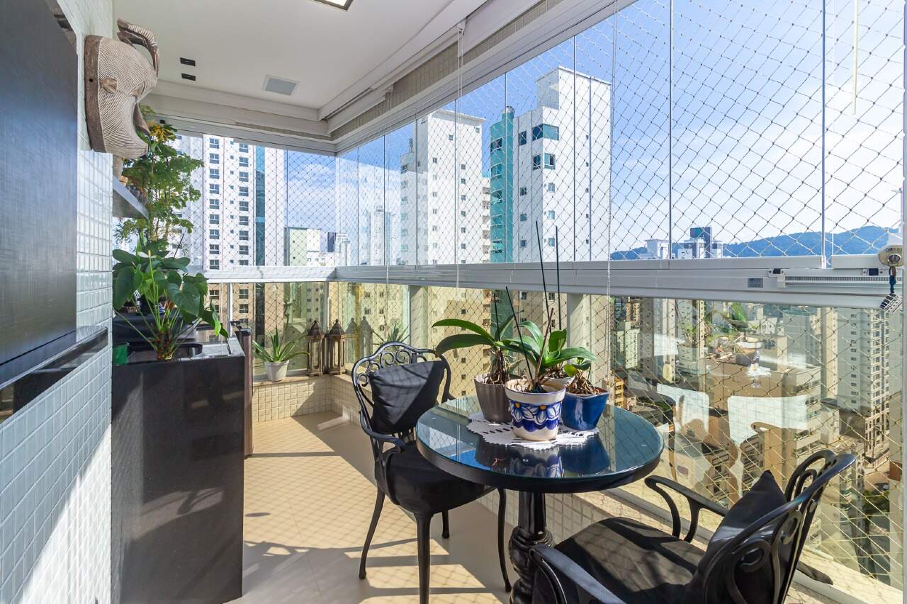Foto do imóvel Apartamento 04 dormitórios no Solar Gonçalves na Barra Norte Balneário Camboriú