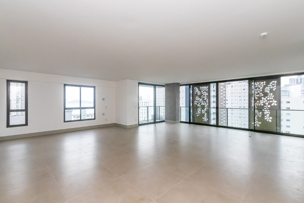 Foto do imóvel Apartamento 3 suítes Edifício Empire Bairro Pioneiros em Balneário Camboriú