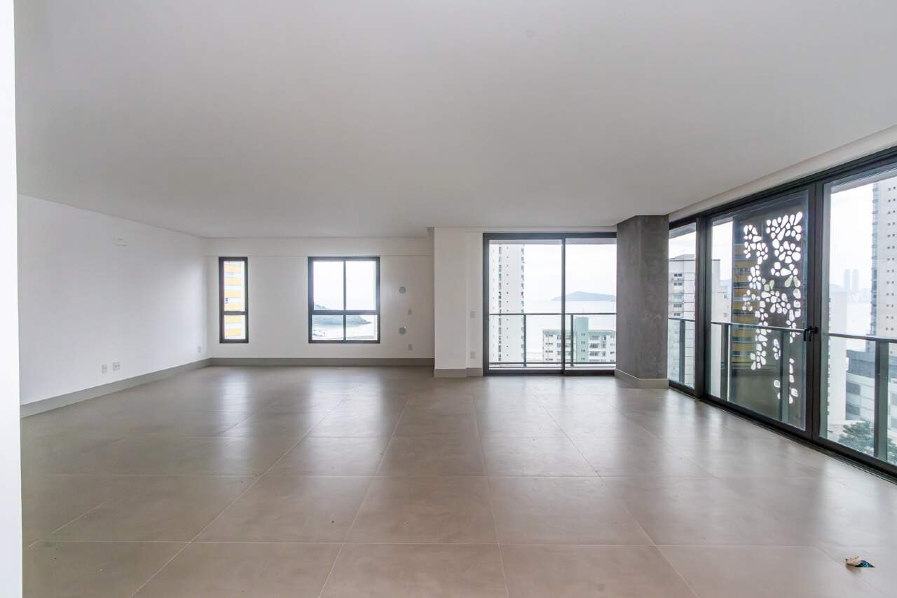 Foto do imóvel Apartamento 3 suítes Edifício Empire Bairro Pioneiros em Balneário Camboriú
