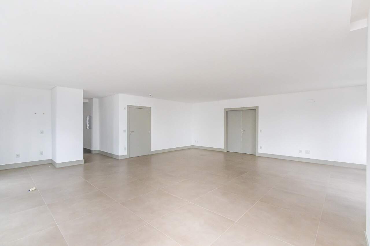 Foto do imóvel Apartamento 3 suítes Edifício Empire Bairro Pioneiros em Balneário Camboriú
