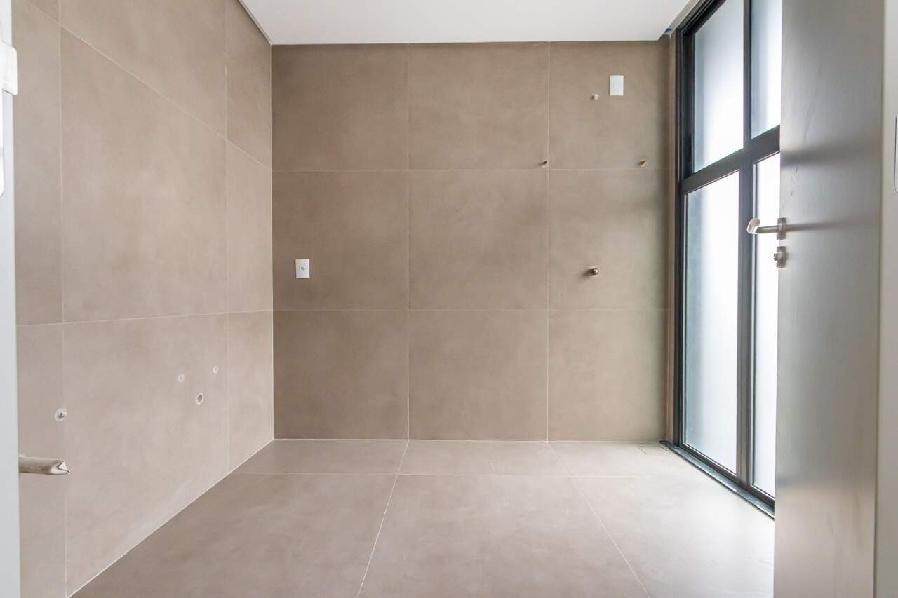 Foto do imóvel Apartamento 3 suítes Edifício Empire Bairro Pioneiros em Balneário Camboriú